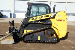 2016 Other Other C227 loader w/ bucket and forks - Photo #1