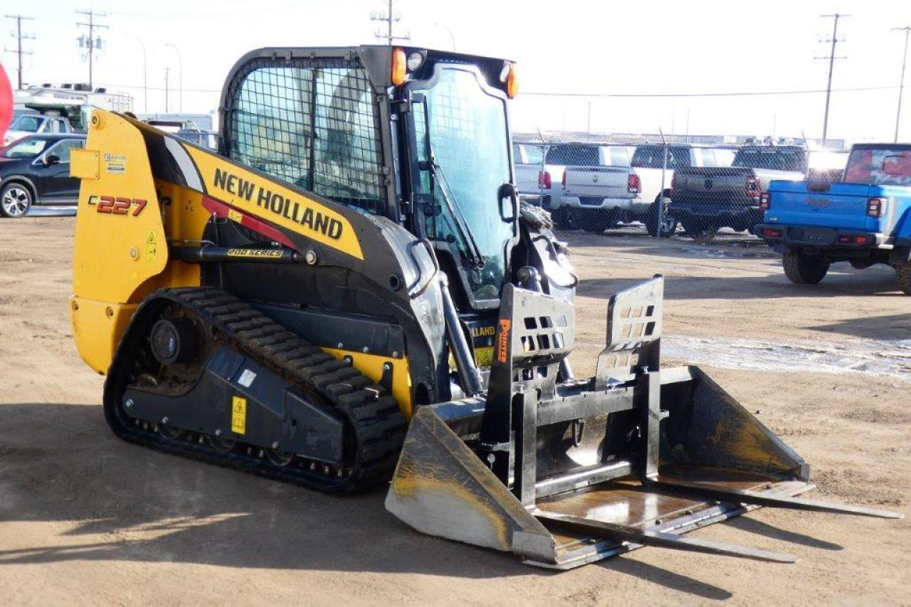 2016 Other Other C227 loader w/ bucket and forks - Photo #4