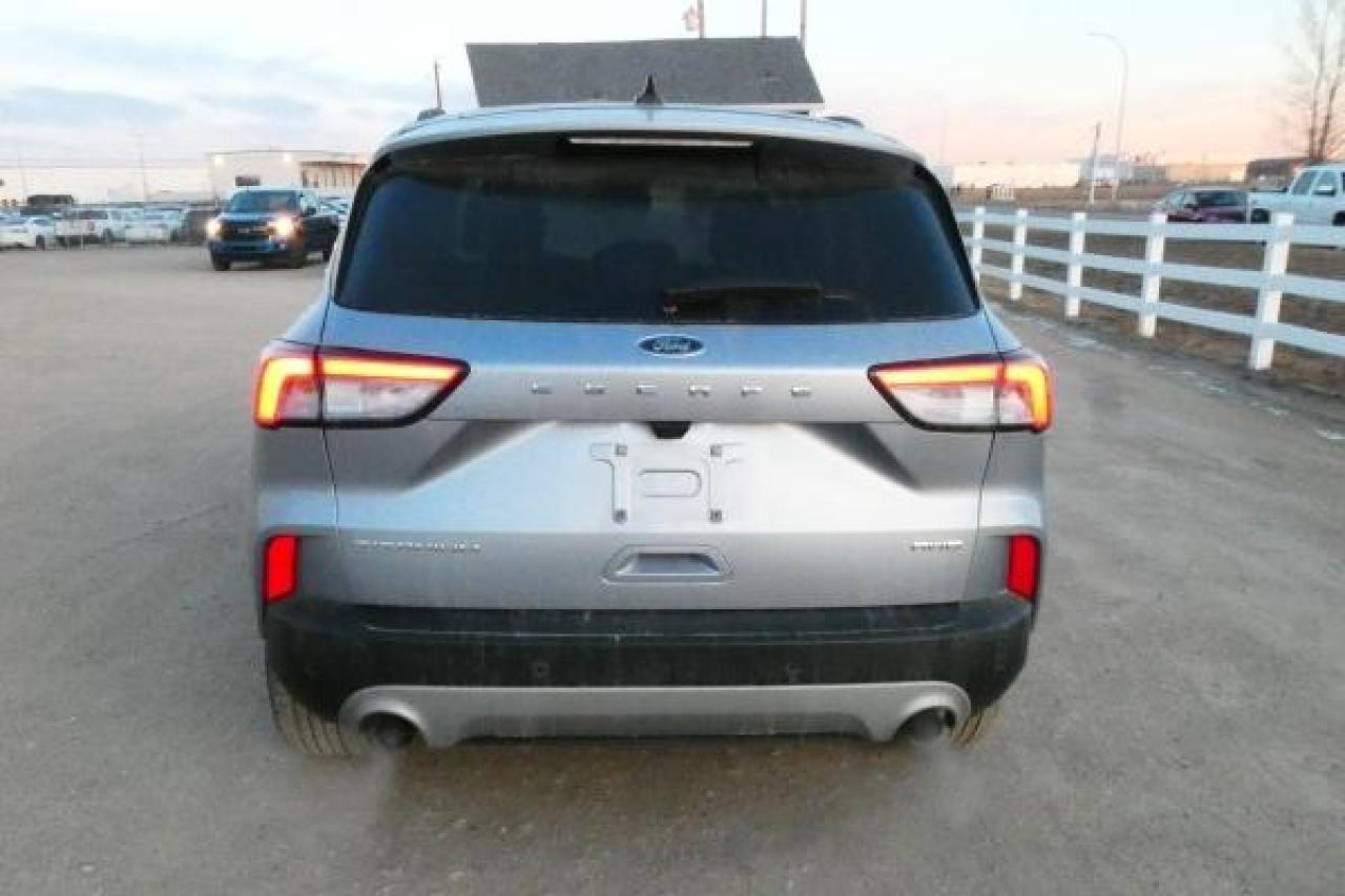 2022 Ford Escape Titanium AWD w/Htd L, pano S/R, NAV, BUC, com.strt - Photo #7