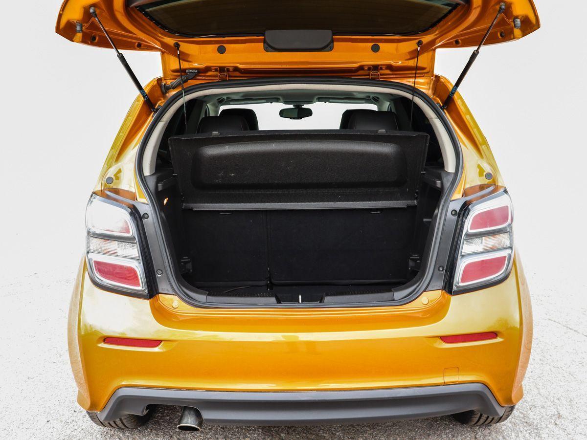 2017 Chevrolet Sonic Premier RS Sunroof Heated Seats Rear-Camera Leathe - Photo #12
