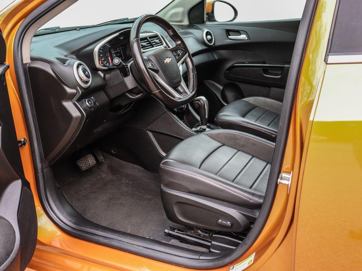 2017 Chevrolet Sonic Premier RS Sunroof Heated Seats Rear-Camera Leathe - Photo #13