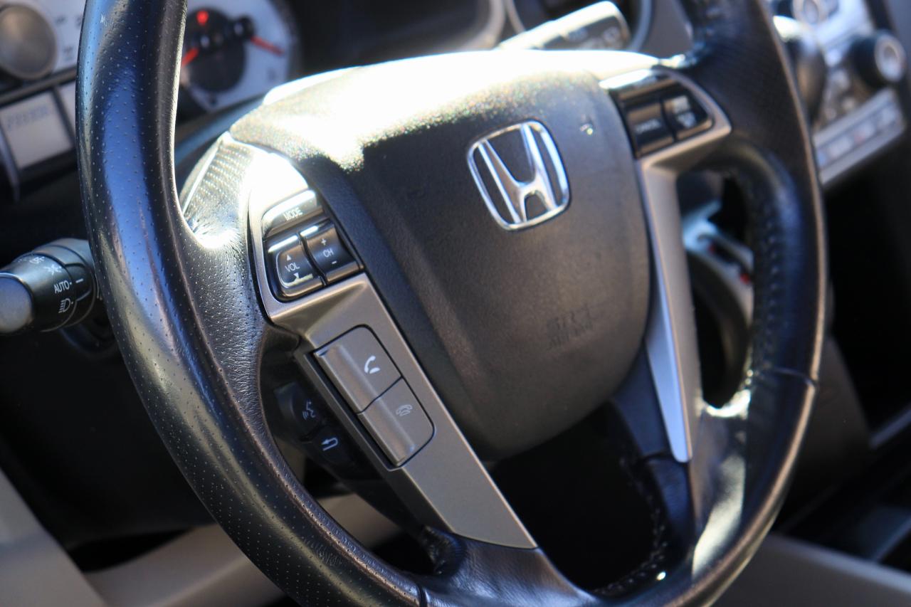 2013 Honda Pilot EX-L | AWD | Leather | Sunroof | 8 Seater | Cam ++ Photo14