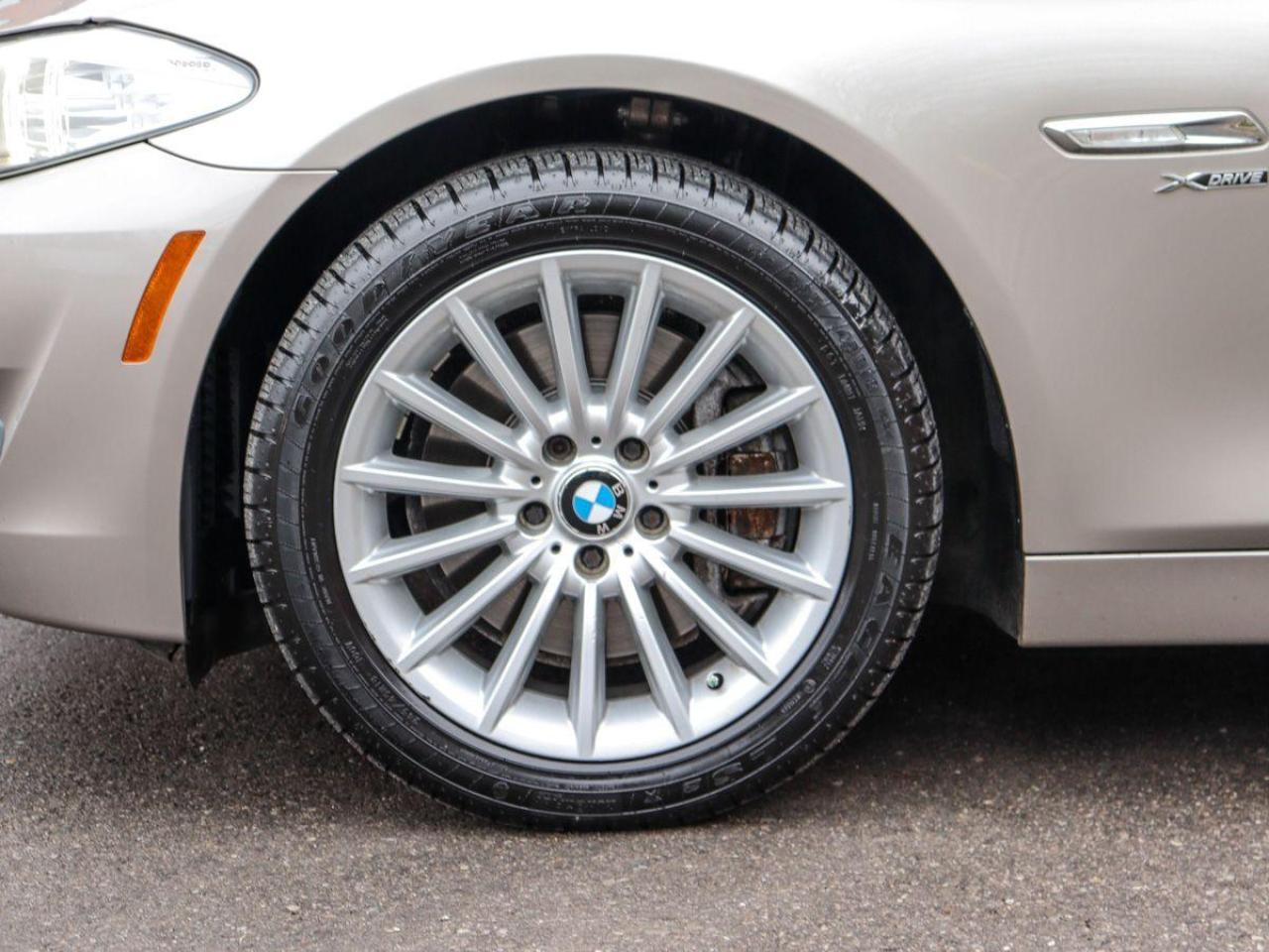 2011 BMW 5 Series 535i xDrive AWD Navi Sunroof Park Assist - Photo #10