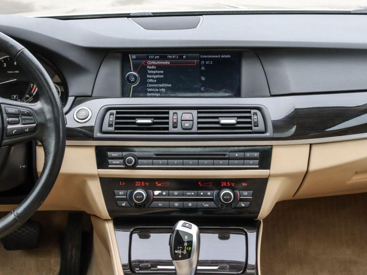 2011 BMW 5 Series 535i xDrive AWD Navi Sunroof Park Assist - Photo #26