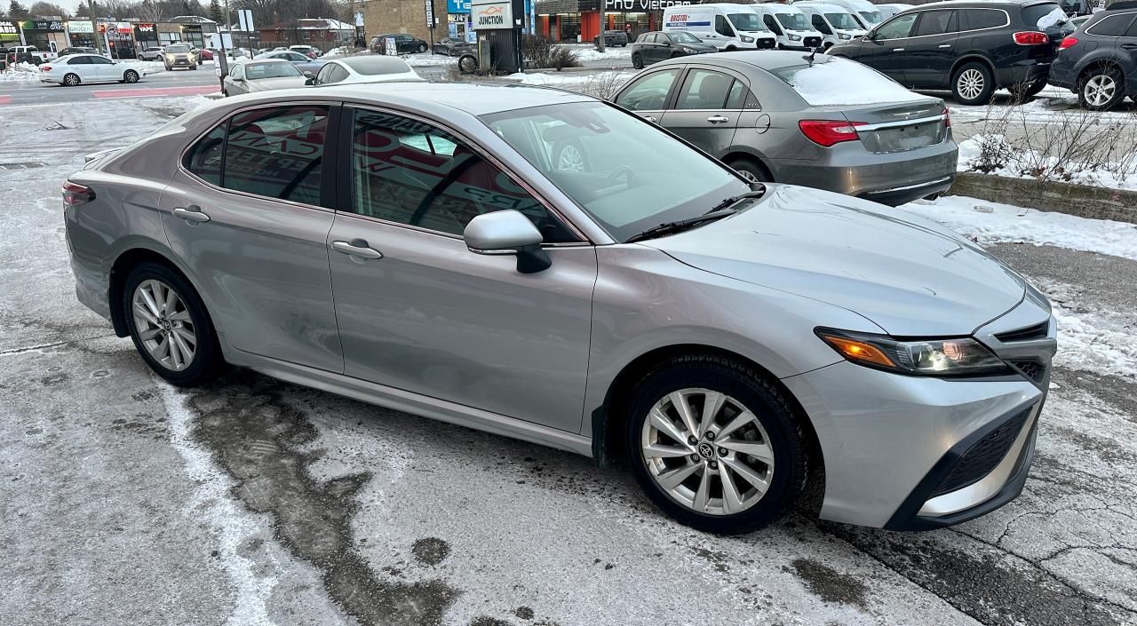 2021 Toyota Camry SE Photo3
