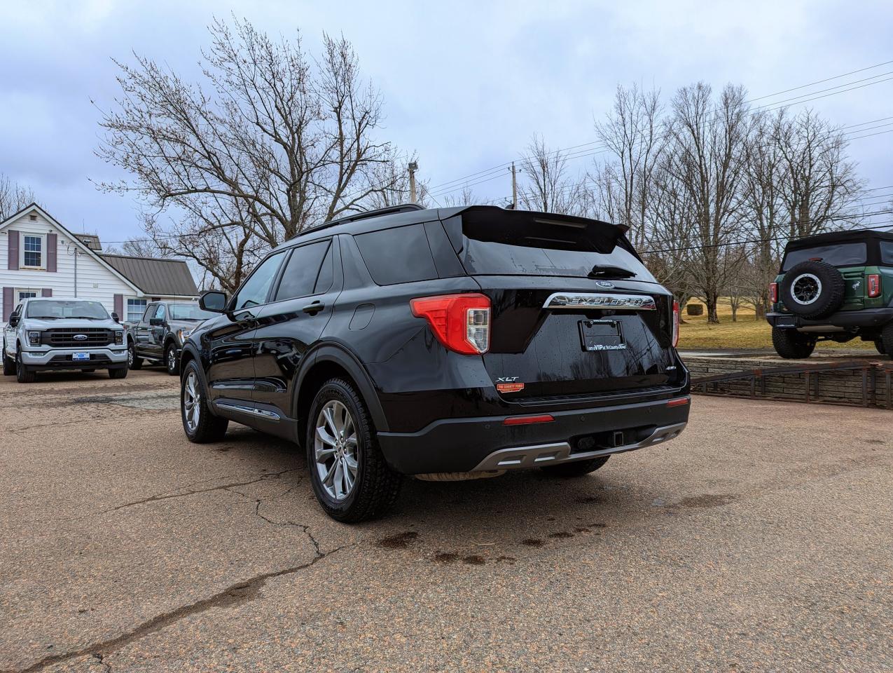 2022 Ford Explorer XLT Photo5