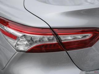 2018 Toyota Camry XLE - Photo #12