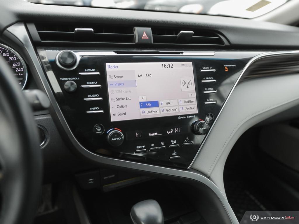 2018 Toyota Camry XLE - Photo #20