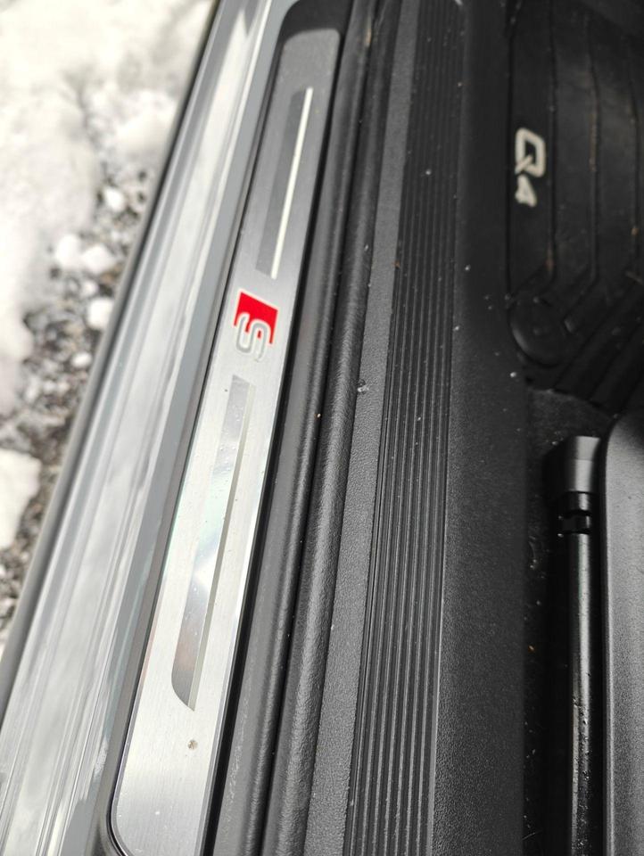 2023 Audi Audie_tron Q4 E-Tron Sportback - Tech Pkg, Heads up Disp! Photo