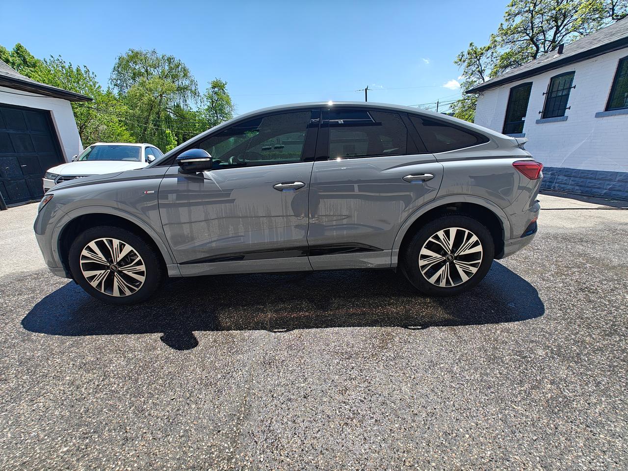 2023 Audi Audie_tron Q4 E-Tron Sportback - Tech Pkg, Heads up Disp! Photo