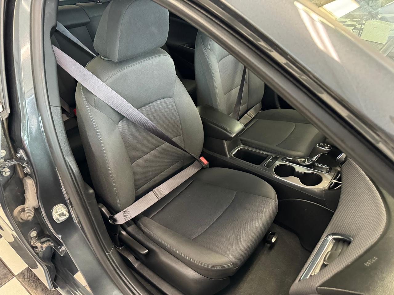 2017 Chevrolet Cruze LT+Camera+Remote Start+New Tires+CLEAN CARFAX - Photo #25