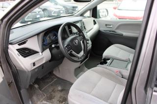 2020 Toyota Sienna LE 8-Passenger FWD - Photo #10