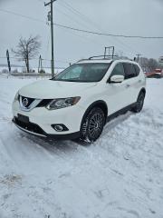 <p>2014 Nissan rogue SL AWD </p><p>financing available.</p><p>comes with safety and 1 year free unlimited kms warranty </p><p>2 remote keys, 2 set of ties both on rims, panoramic moonroof, leather seats.</p>