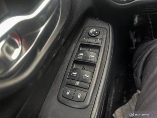 2015 Jeep Cherokee TRAILHAWK / 4WD / REVERSE CAM / NAV / NO ACCIDENTS - Photo #14