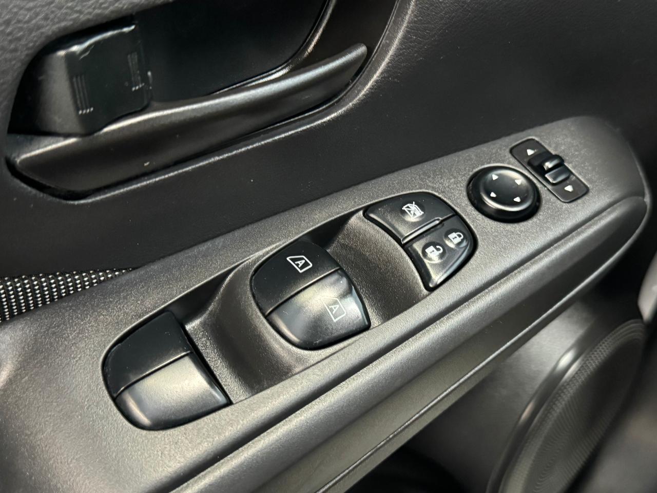 2019 Nissan Kicks S+Camera+Bluetooth+Push Start+CLEANC CARFAX - Photo #45