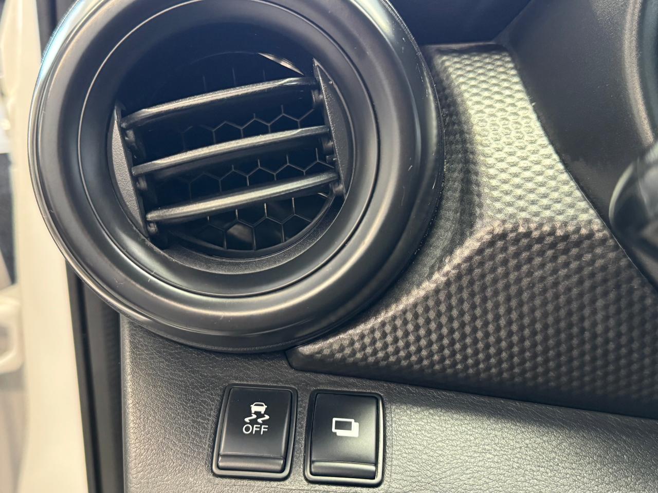 2019 Nissan Kicks S+Camera+Bluetooth+Push Start+CLEANC CARFAX - Photo #44