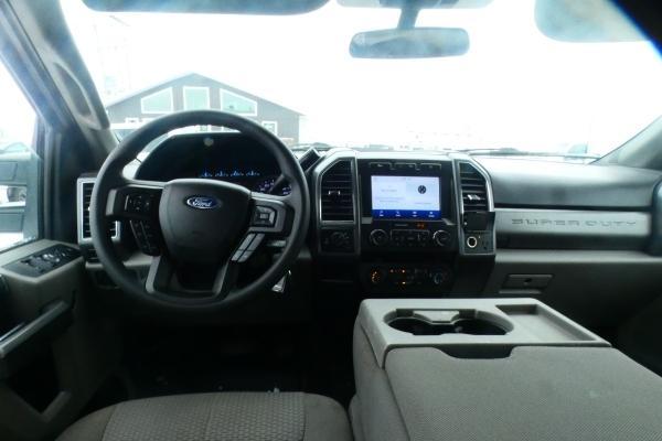 2020 Ford F-350 XLT 4WD Crew Cab 8' Box w/power cloth seats, BUC - Photo #11