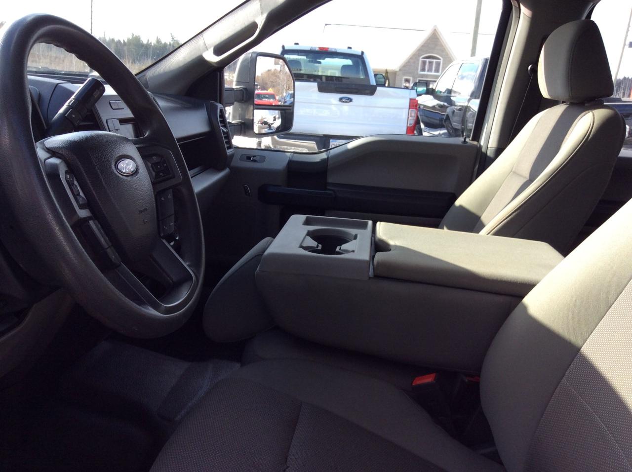 2022 Ford F-550 XL Photo