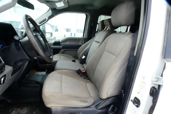 2020 Ford F-350 XLT 4WD Crew Cab 8' Box w/power cloth seats, BUC - Photo #10