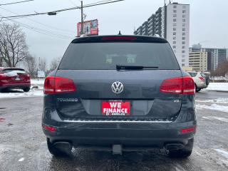 2012 Volkswagen Touareg SPORT Trim/LEATHER/AWD/NAVY/PWR SEATS/CERTIFIED - Photo #4