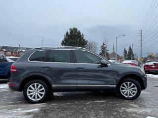 2012 Volkswagen Touareg SPORT Trim/LEATHER/AWD/NAVY/PWR SEATS/CERTIFIED - Photo #6