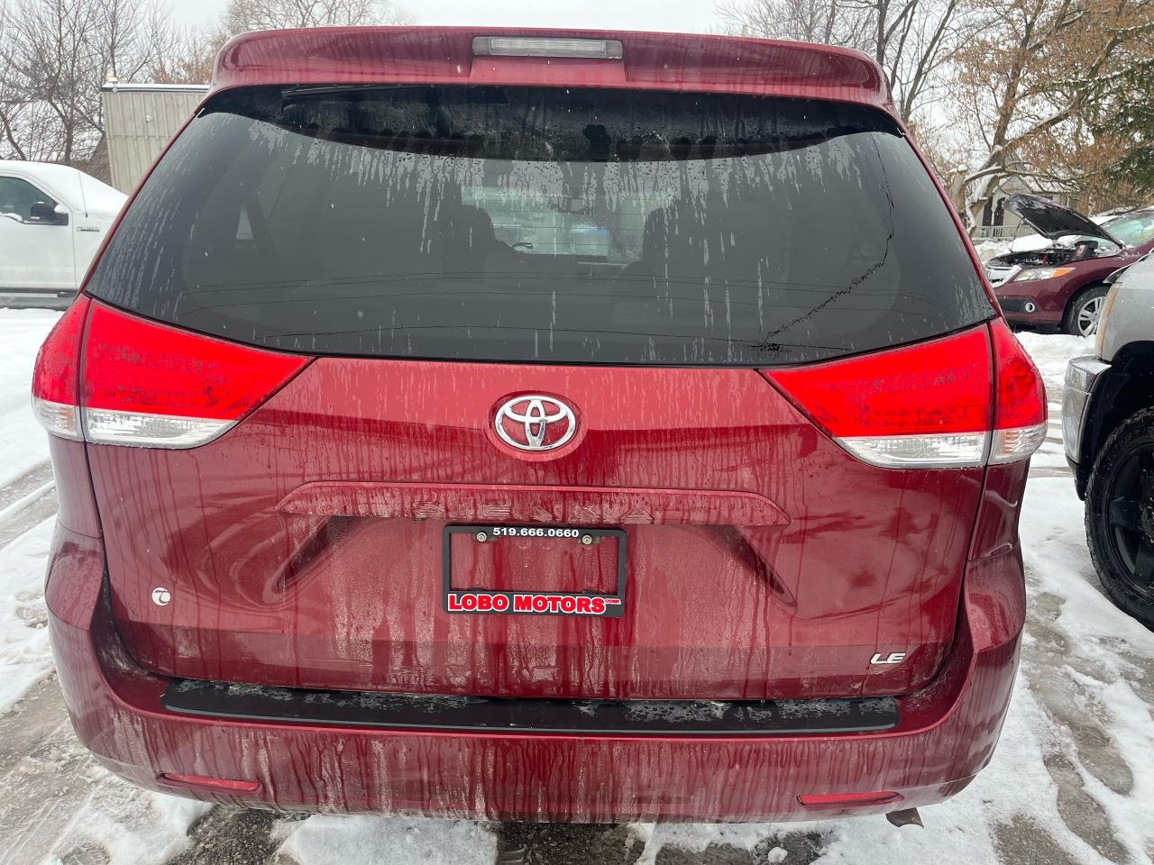 2013 Toyota Sienna LE - Photo #4