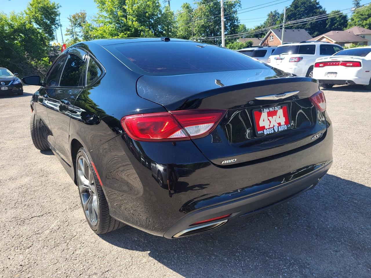 2015 Chrysler 200 S AWD Photo4
