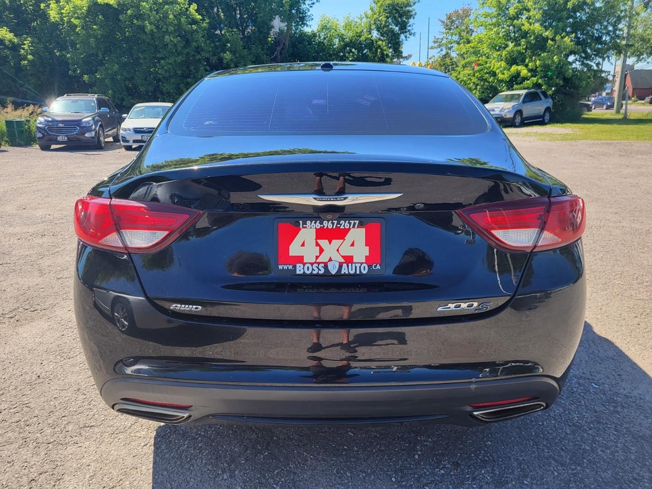 2015 Chrysler 200 S AWD Photo3