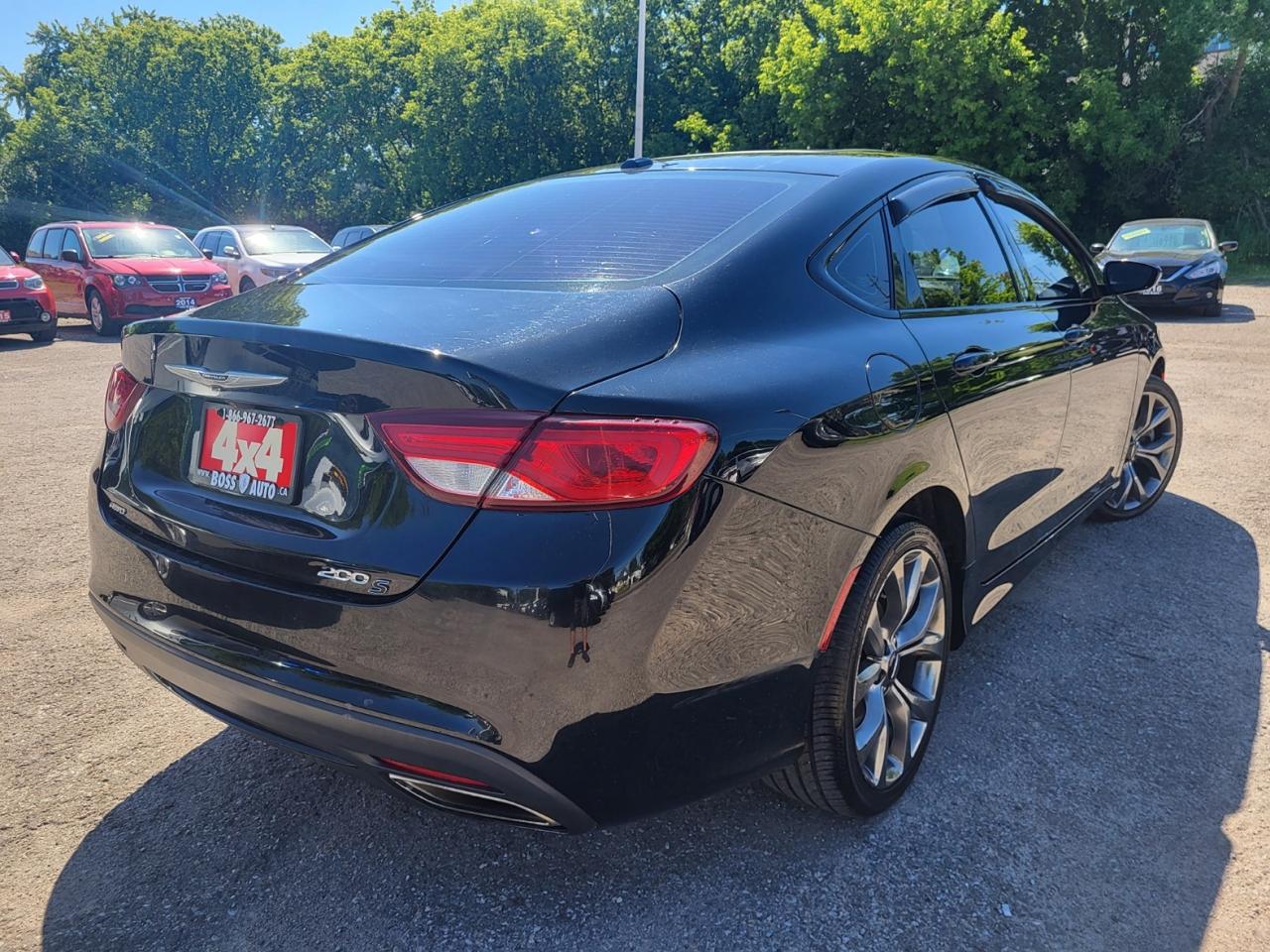 2015 Chrysler 200 S AWD Photo2