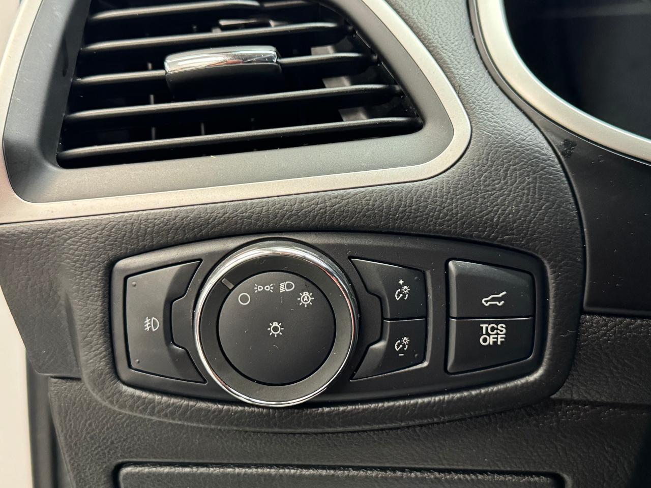 2019 Ford Edge SEL AWD+ApplePlay+PWR Gate+RemoteStart+CLEANCARFAX - Photo #50