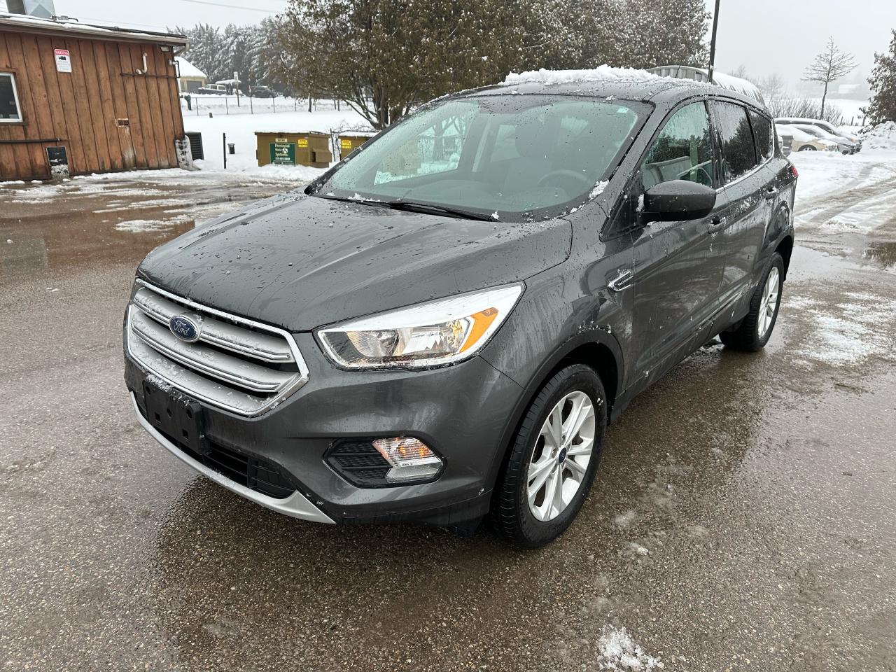 2019 Ford Escape SE Backup camera extra 4 sets of summer tires with rims - Photo #1
