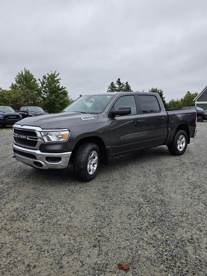 New 2024 RAM 1500 Tradesman 4x4 Crew Cab 5'7