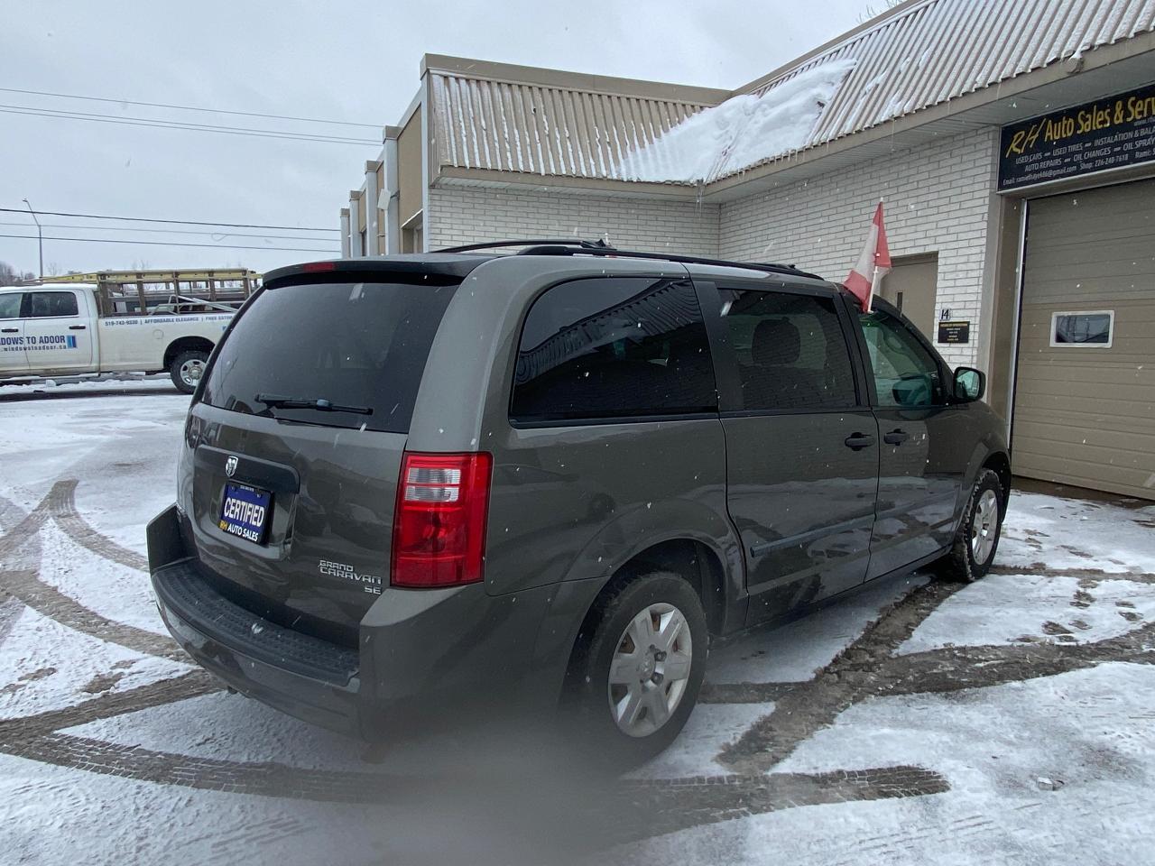 2010 Dodge Grand Caravan SE - Photo #4