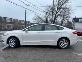 2016 Ford Fusion SE/POWER SEATED/SUNROOF/NAVY/BT/CERTIFIED. - Photo #2