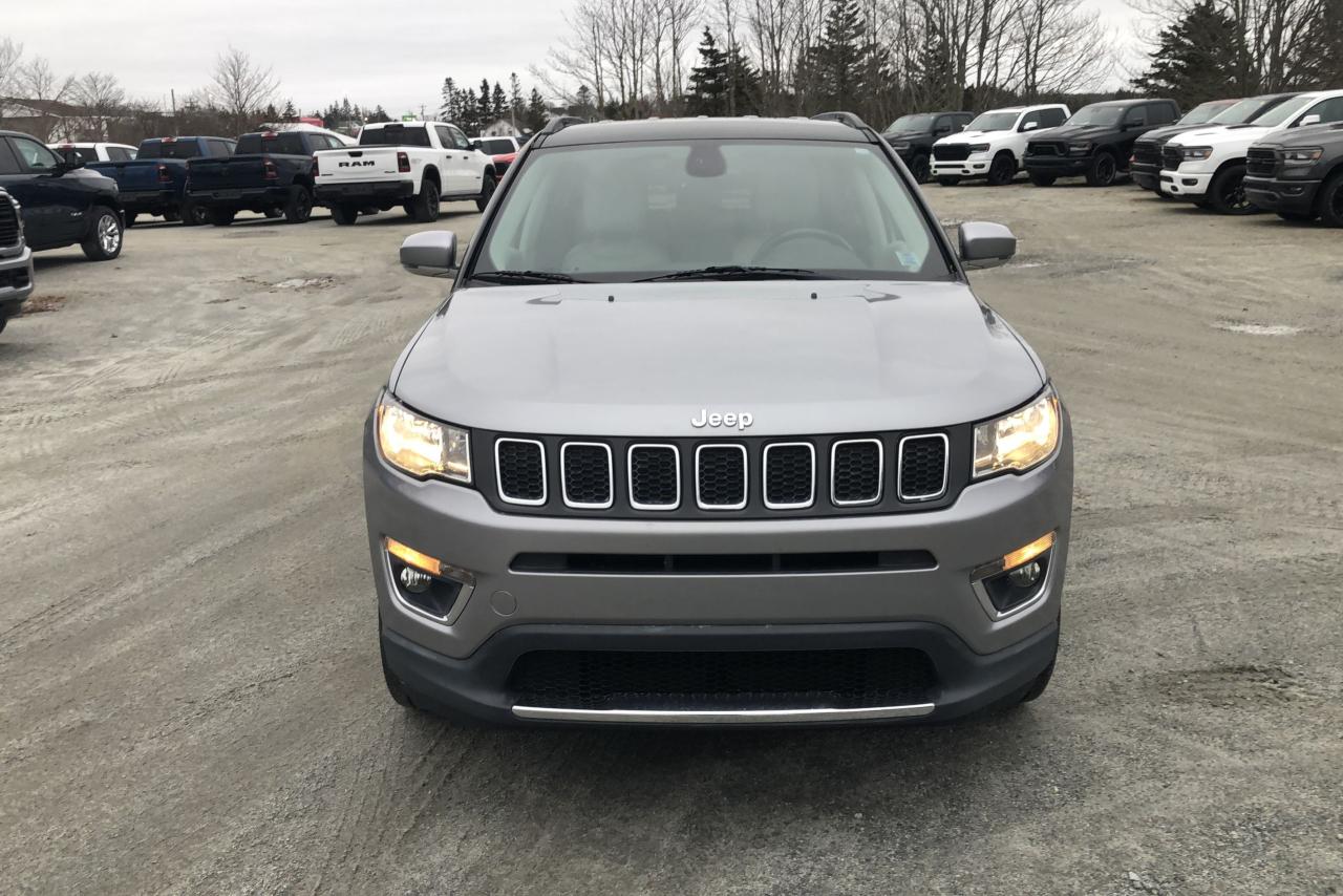 2018 Jeep Compass LIMITED Photo2