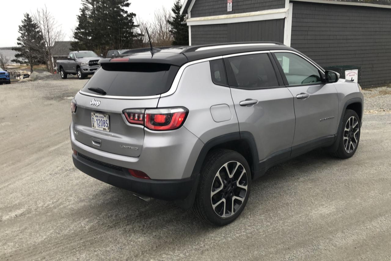 2018 Jeep Compass LIMITED Photo5