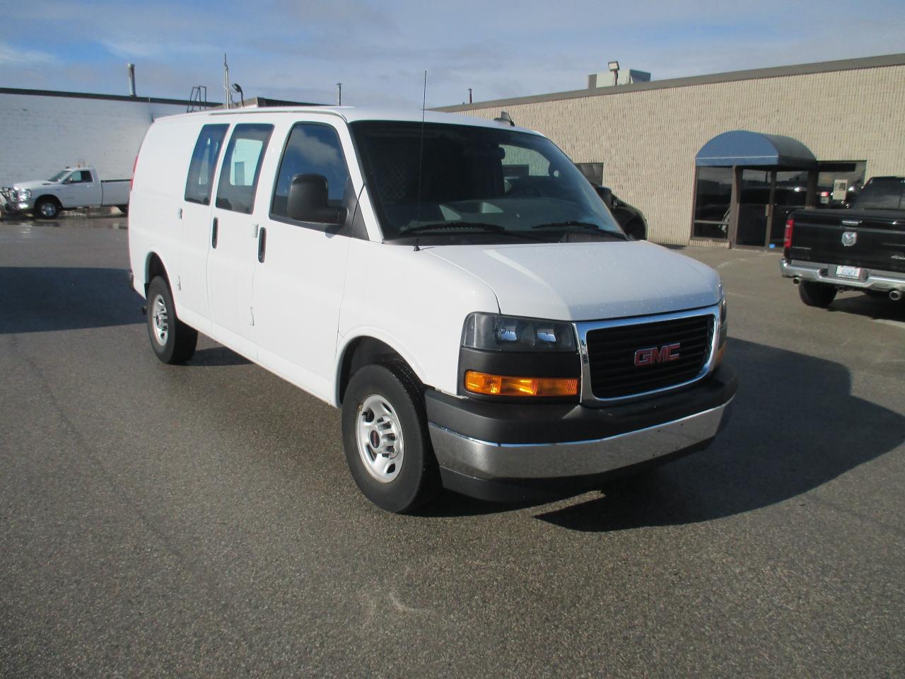 2021 GMC Savana RWD 2500 135" - Photo #3