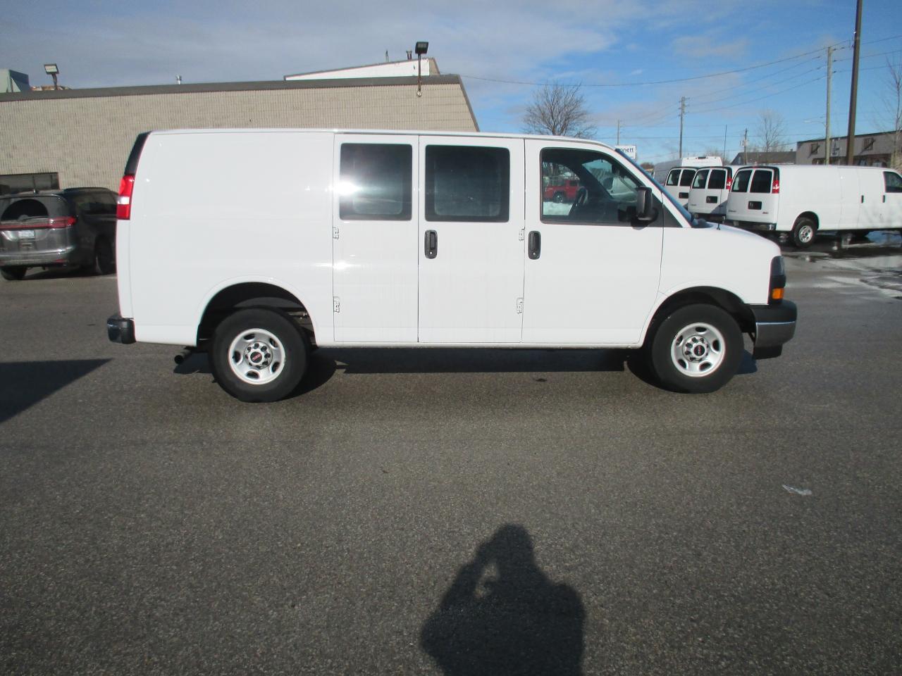 2021 GMC Savana RWD 2500 135" - Photo #4