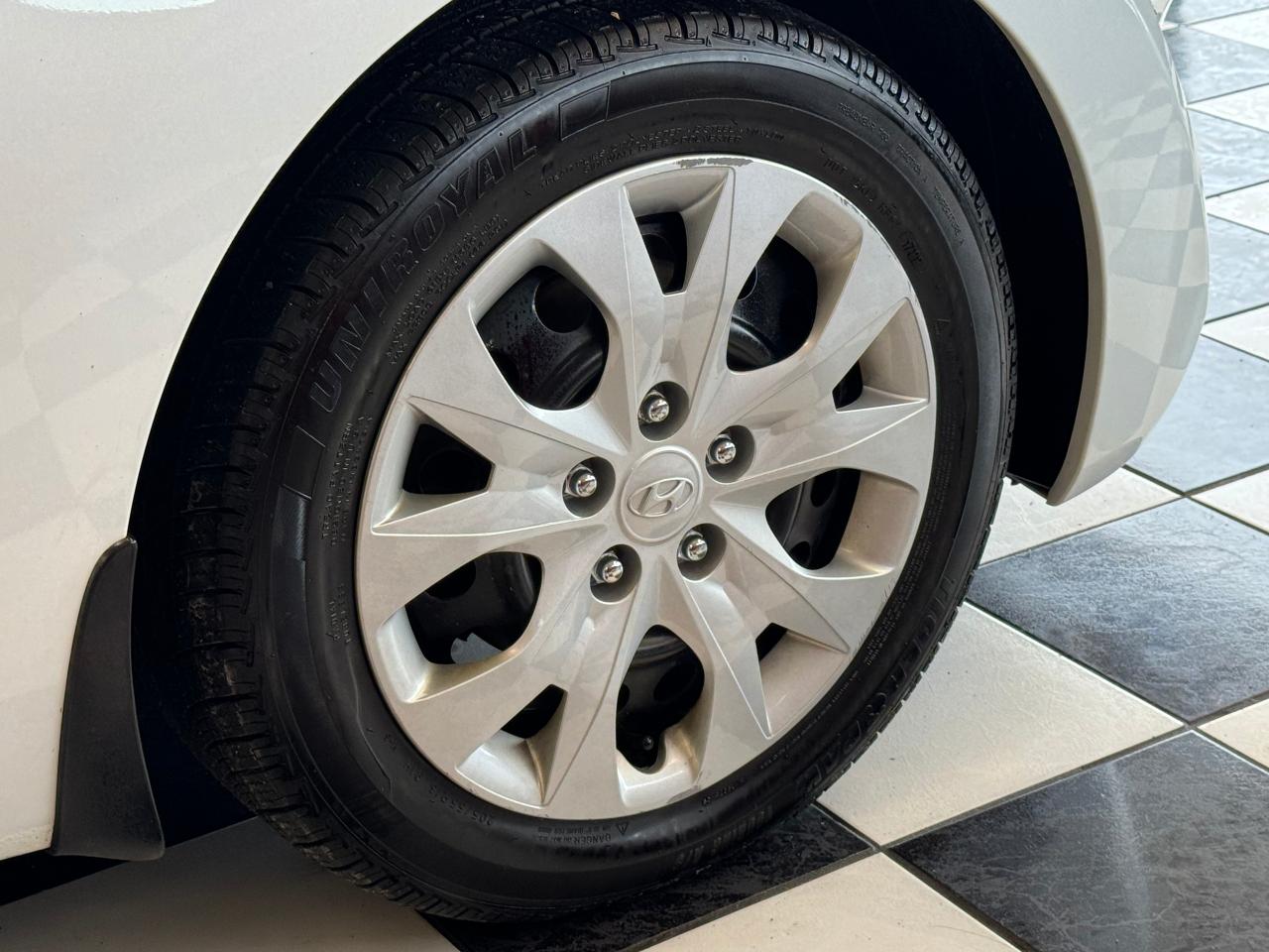 2015 Hyundai Elantra GL ECO+New Tires+A/C+Heated Seats+Cruise+ - Photo #38