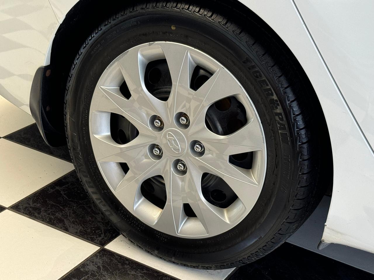 2015 Hyundai Elantra GL ECO+New Tires+A/C+Heated Seats+Cruise+ - Photo #37