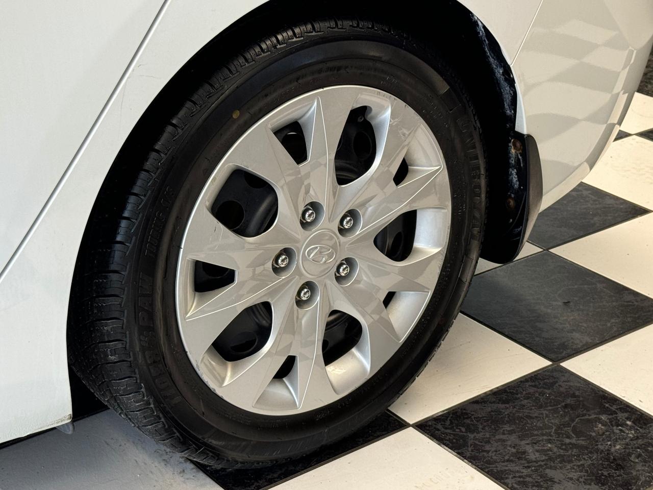 2015 Hyundai Elantra GL ECO+New Tires+A/C+Heated Seats+Cruise+ Photo80