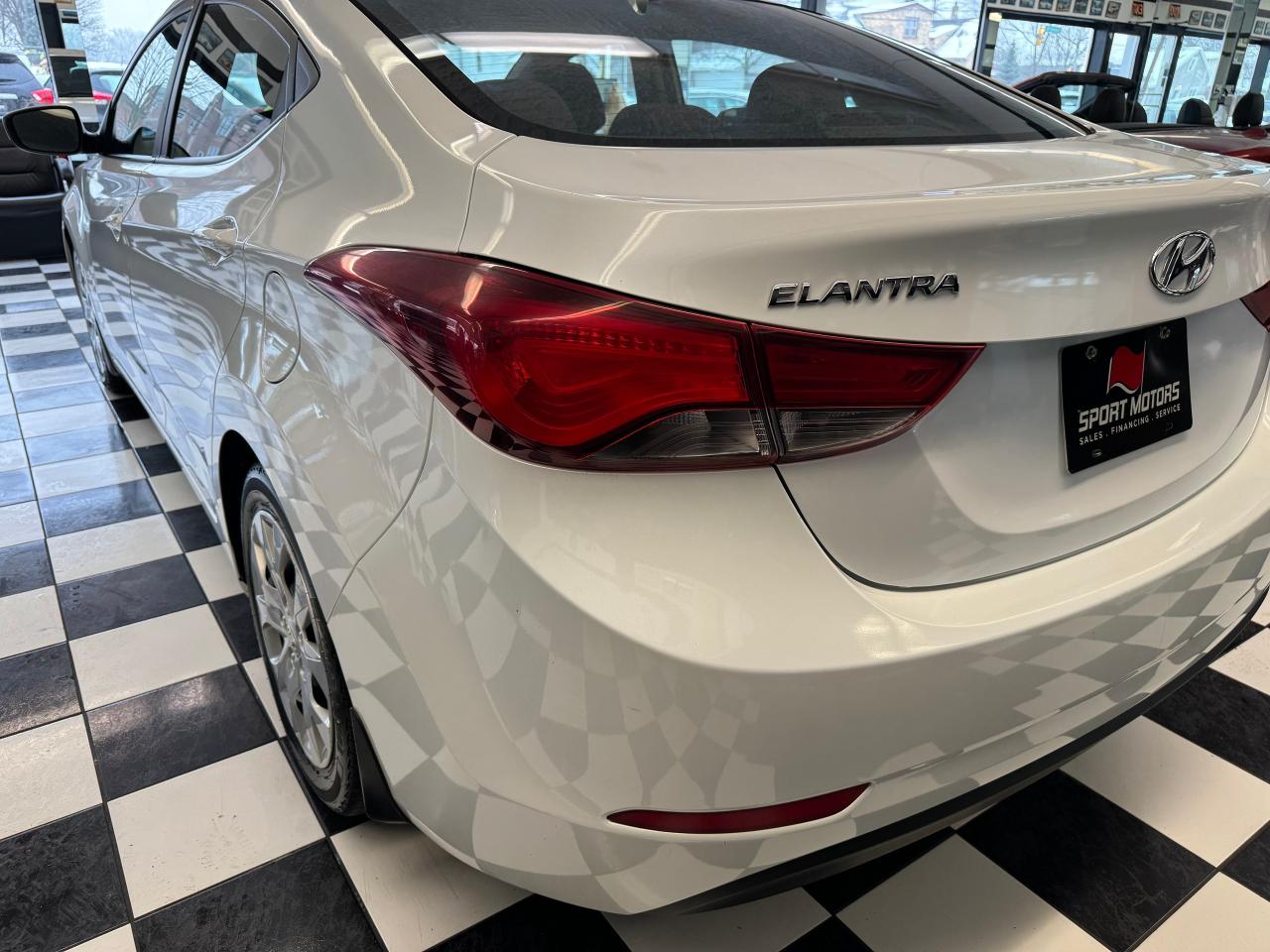 2015 Hyundai Elantra GL ECO+New Tires+A/C+Heated Seats+Cruise+ Photo72