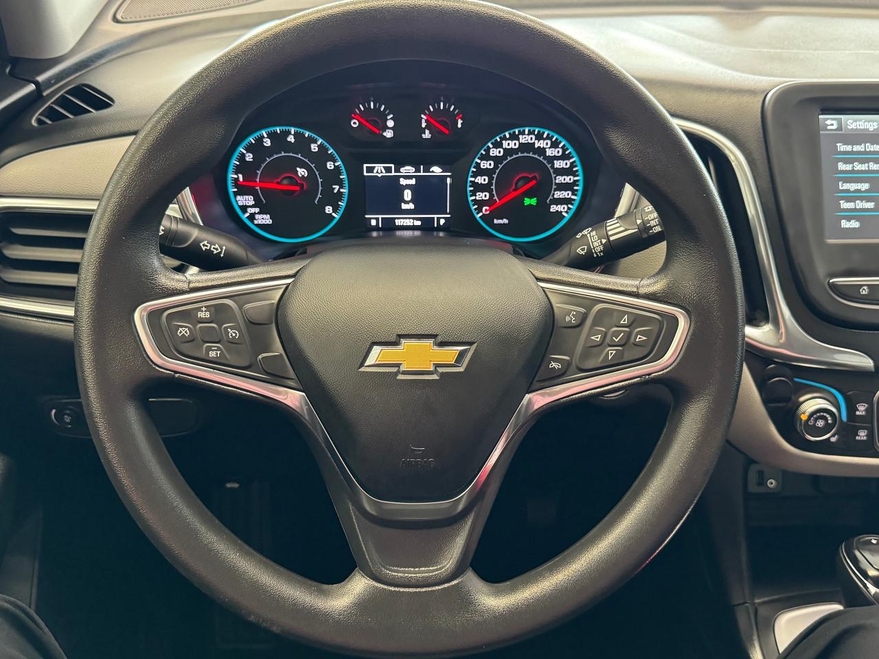 2018 Chevrolet Equinox LT+Power Seat+Remote Start+ApplePlay+CLEAN CARFAX Photo9