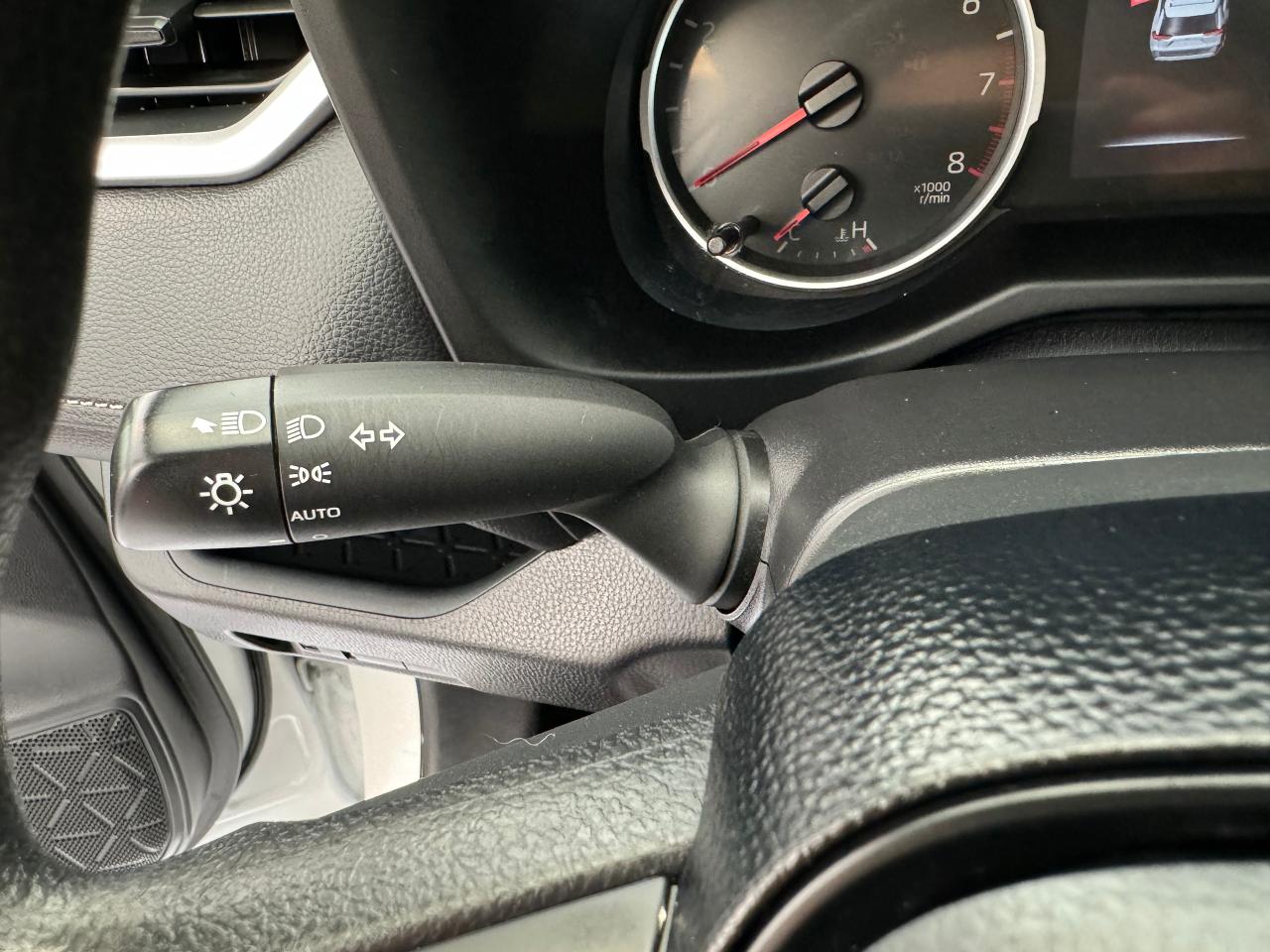 2019 Toyota RAV4 LE+Adaptive Cruise+ApplePlay+LEDs+CLEAN CARFAX Photo44