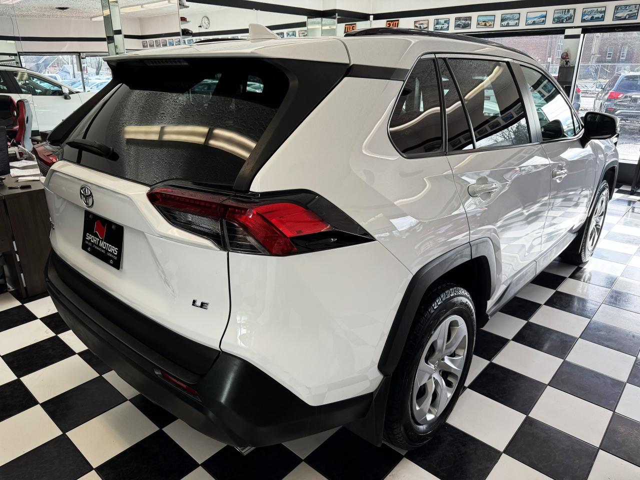 2019 Toyota RAV4 LE+Adaptive Cruise+ApplePlay+LEDs+CLEAN CARFAX Photo64