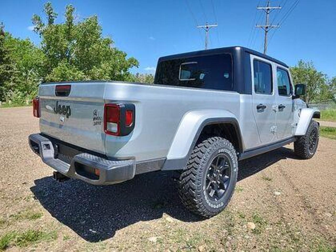 2024 Jeep Gladiator Willys 4x4 #133 Photo2