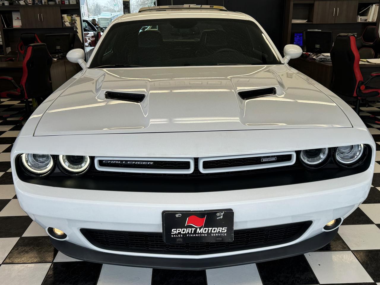 2016 Dodge Challenger SXT PLUS+Roof+Cooled Leather+Camera+ACCIDENT FREE Photo6