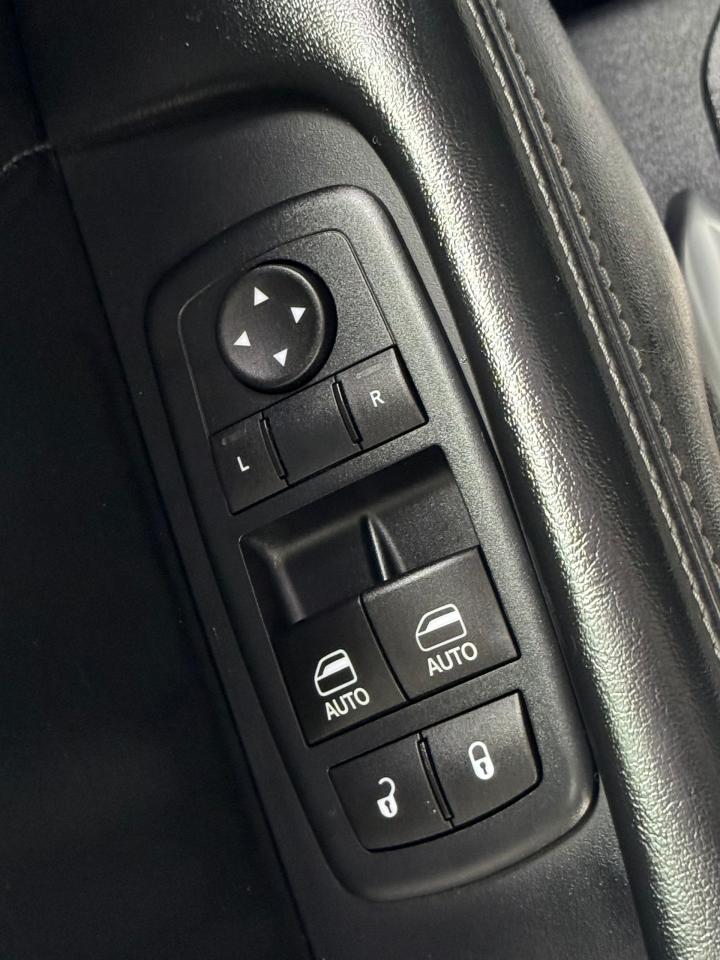 2016 Dodge Challenger SXT PLUS+Roof+Cooled Leather+Camera+ACCIDENT FREE Photo42