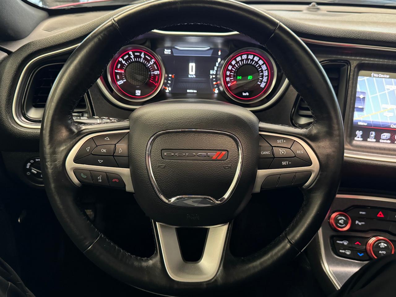 2016 Dodge Challenger SXT PLUS+Roof+Cooled Leather+Camera+ACCIDENT FREE - Photo #9
