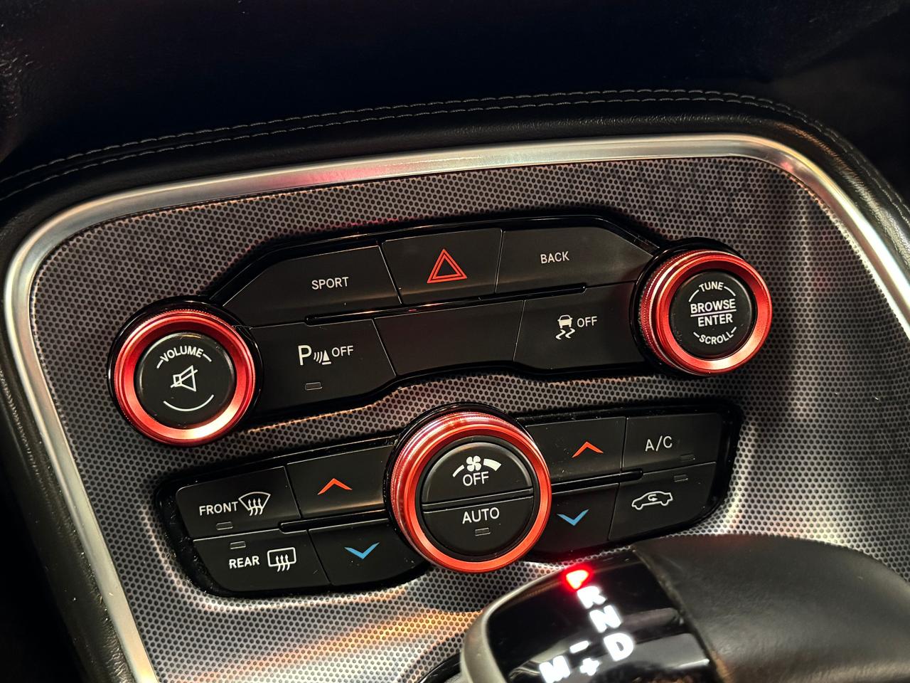 2016 Dodge Challenger SXT PLUS+Roof+Cooled Leather+Camera+ACCIDENT FREE - Photo #34